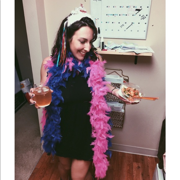 Meet your Posher, Aimee - Picture 4 of 4